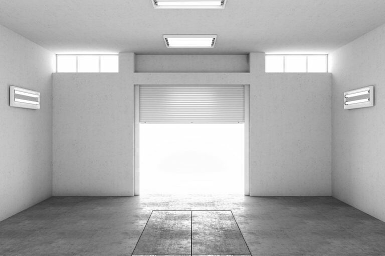 倉庫のシャッター価格の相場はいくら 取り付け工事についてまで解説 ヌリカエ 倉庫のシャッター価格の相場はいくら 取り付け工事についてまで解説 ヌリカエ