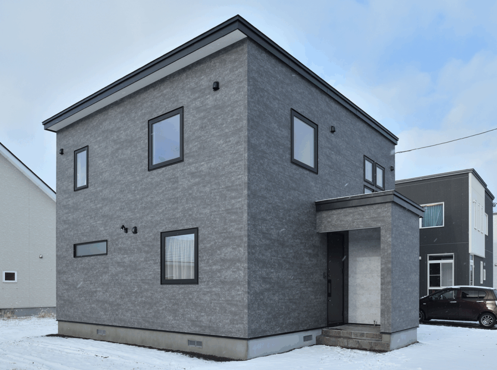 同系色でまとめた外壁の事例2