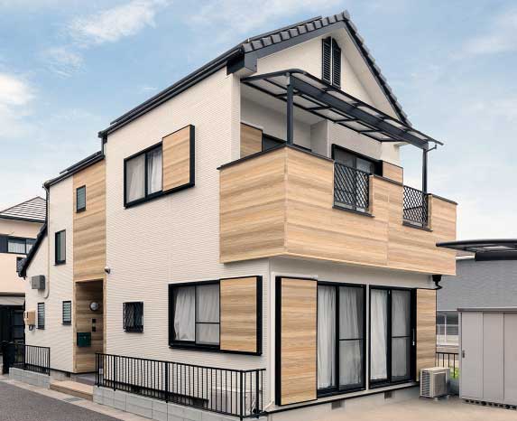 ウッド調の外壁材を使用した一戸建て