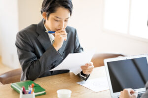 業者の情報や口コミを検索する