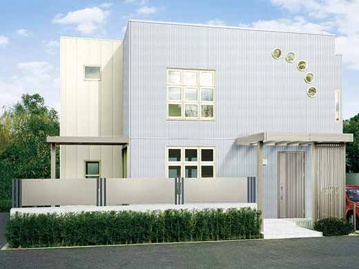 ライトグレーと白で仕上げられた外壁