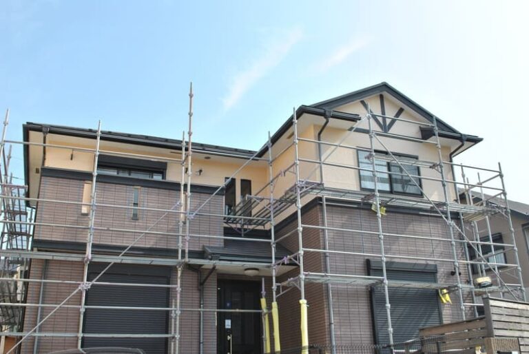 外壁塗装の施工工程と相場について