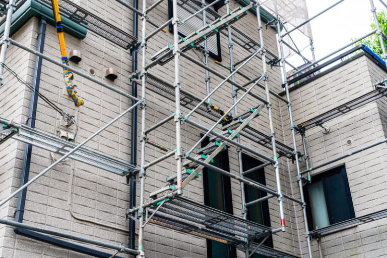 お金がなくても外壁塗装を行う方法⑦：足場を必要とする工事は一緒に行うについて