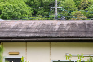 スレート屋根の色褪せについて