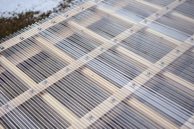 プラスチックのトタン屋根