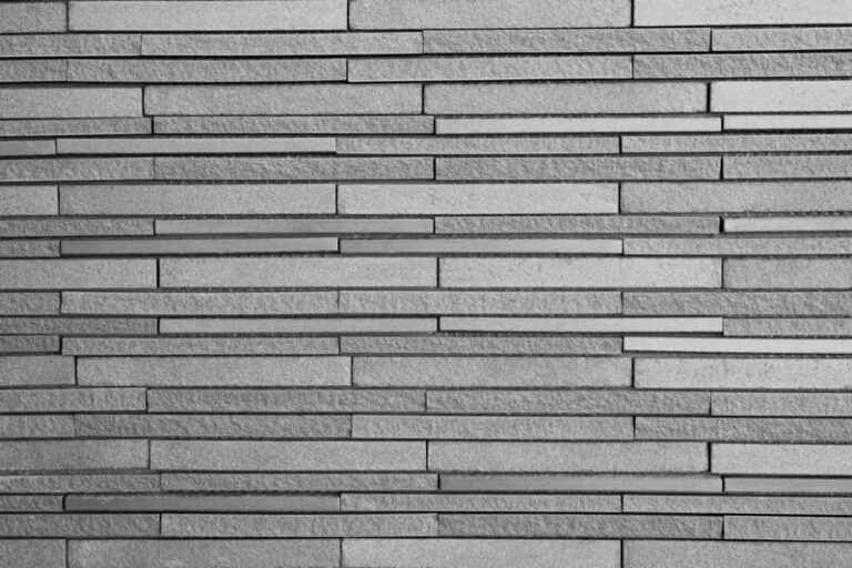 樹脂系サイディングの種類の特徴やメンテナンスタイミングについて