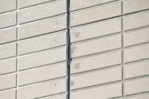 コーキングの割れ・剥がれについて