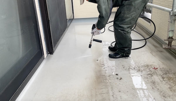 ベランダの高圧洗浄
